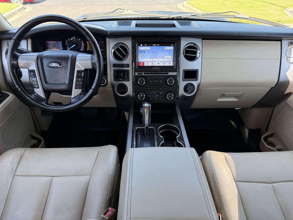 2017 Ford Expedition Limited photo 2