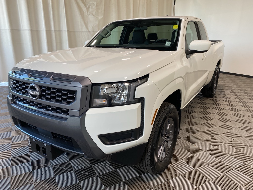 2025 Nissan Frontier SV photo 6