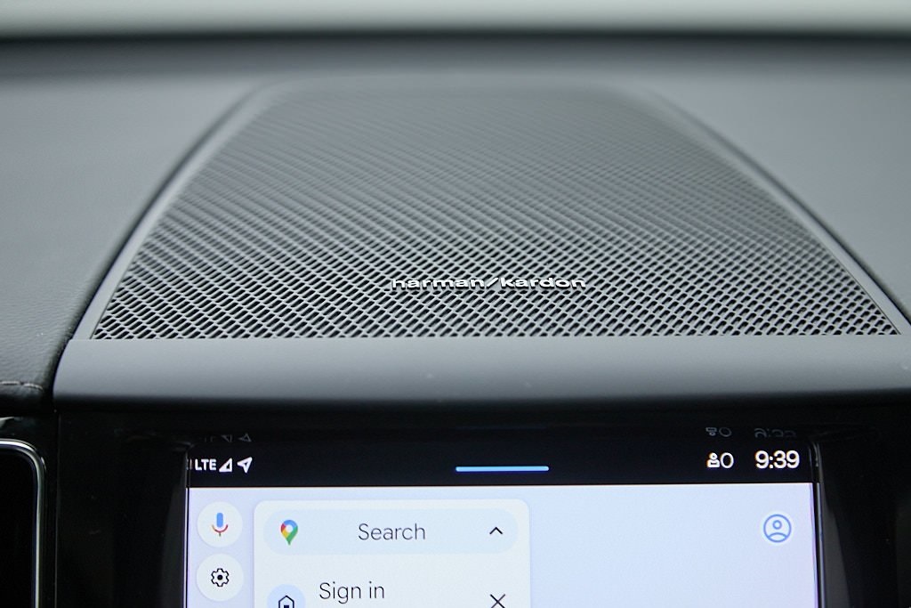 2023 VOLVO XC60 - Image 29