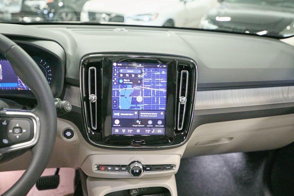 2026 VOLVO XC40 - Image 18