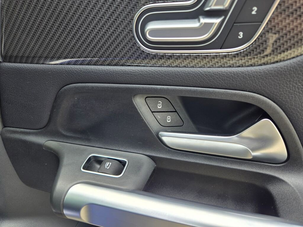 2023 Mercedes Benz GLB AMG 35 4MATIC photo 8