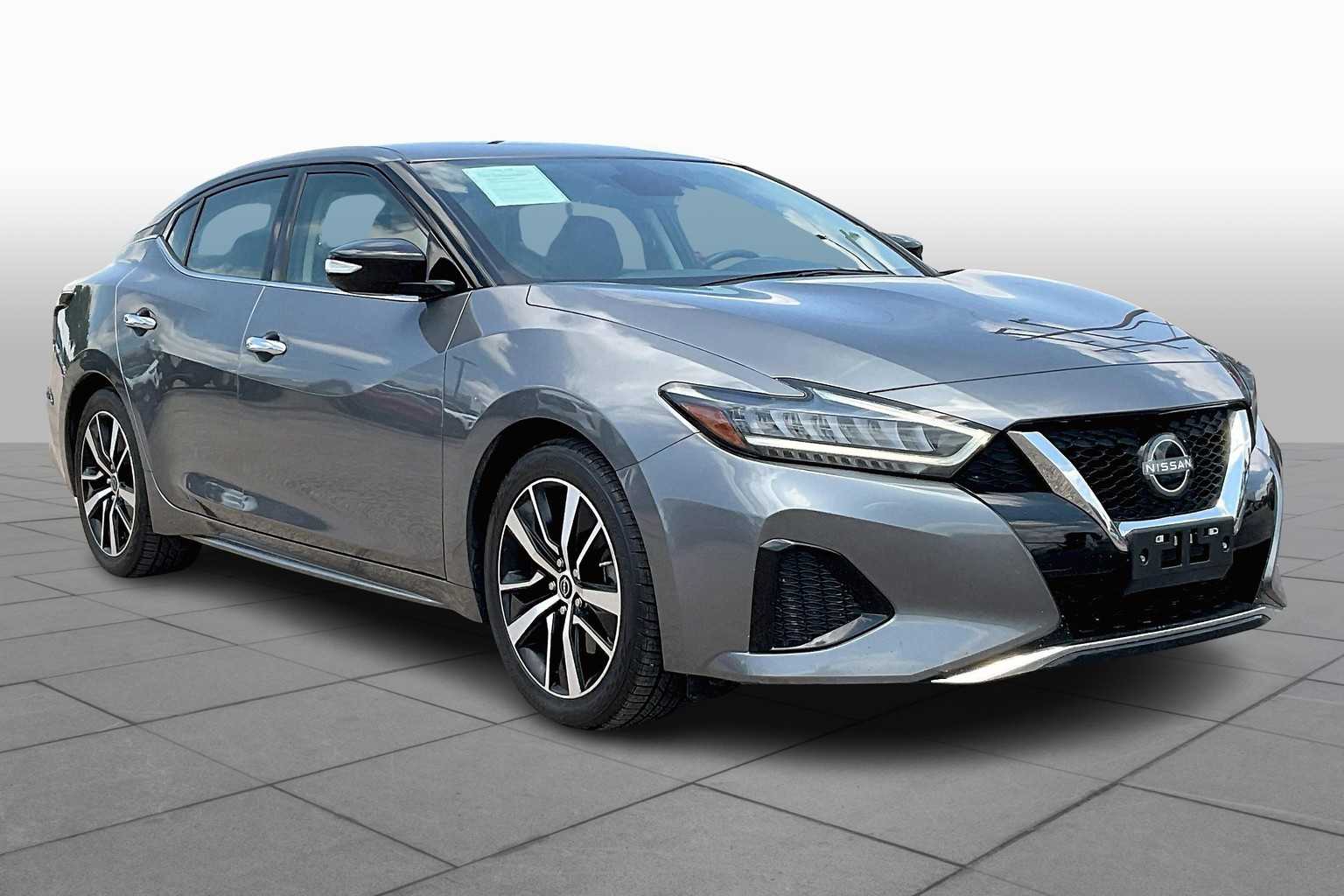 2023 Nissan Maxima SV photo 2