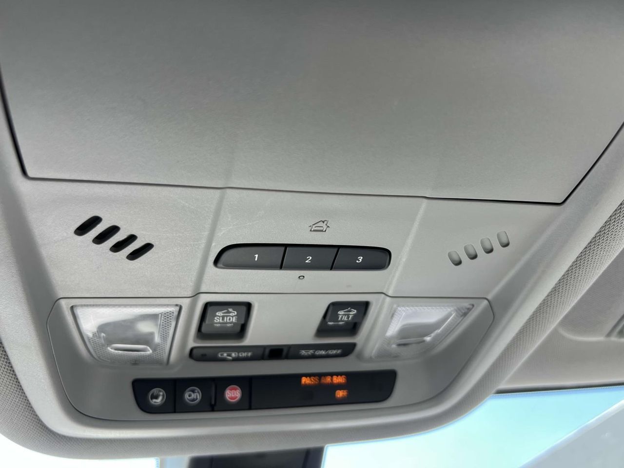2017 Gmc Acadia SLT photo 33