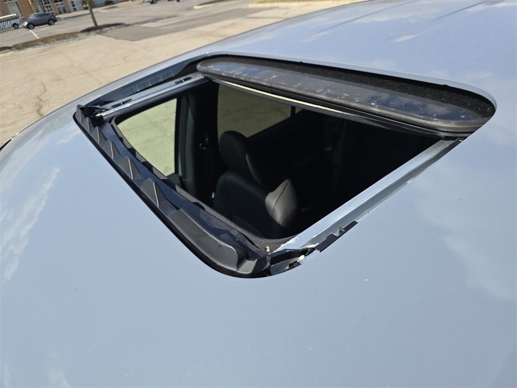 2025 Honda Ridgeline Black Edition photo 2