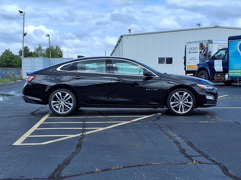 2024 Chevrolet Malibu Premier 2LT photo 3