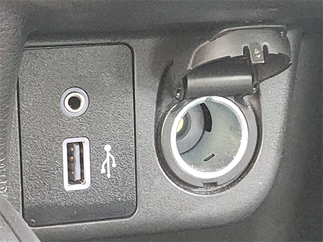 2024 Nissan Versa 1.6 S photo 29
