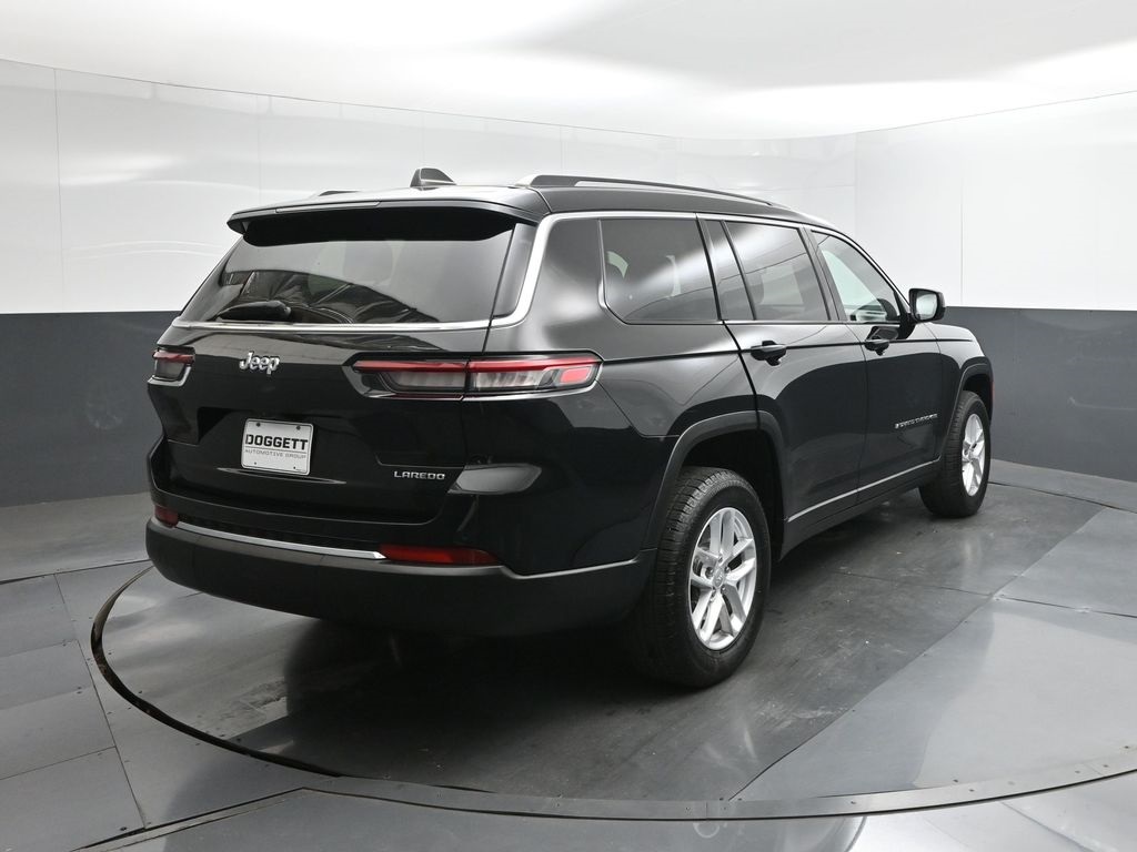 2023 Jeep Grand Cherokee Laredo photo 10