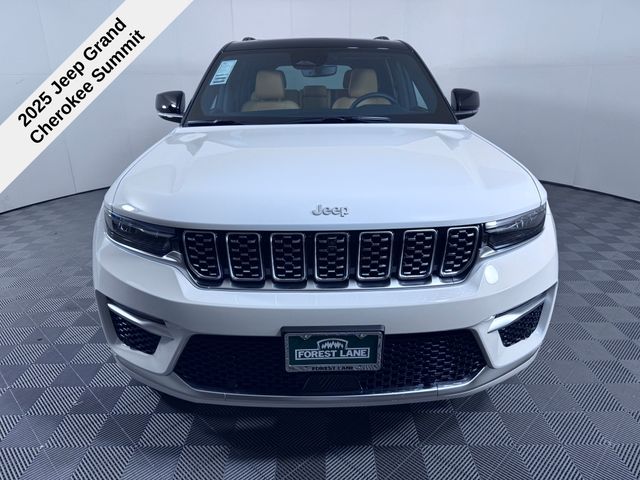 2025 Jeep Grand Cherokee Summit photo 2