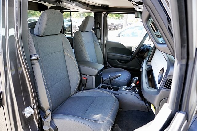 New 2025 Granite Crystal Metallic Clear-Coat Exterior Paint Jeep Willys image 18