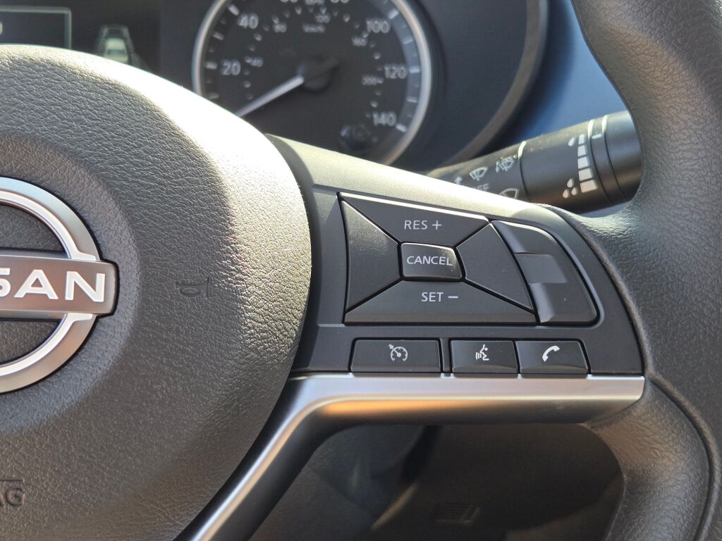 2025 Nissan Versa SV photo 20