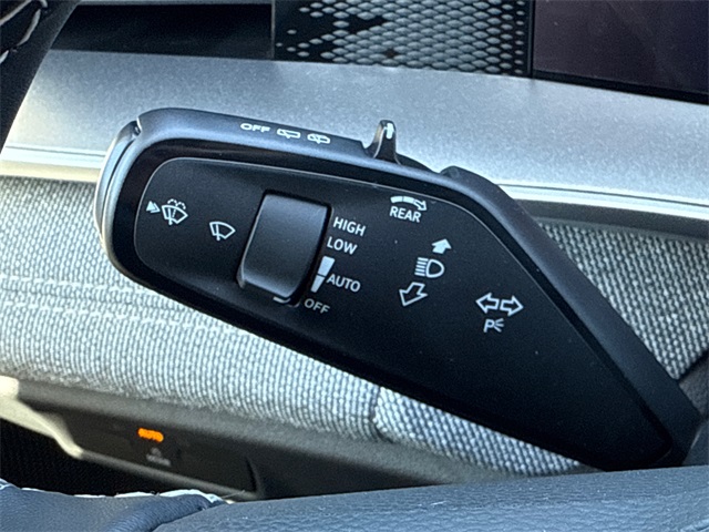 2025 Volkswagen Tiguan S photo 34
