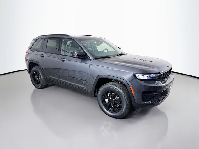 2025 Jeep Grand Cherokee Altitude's photo