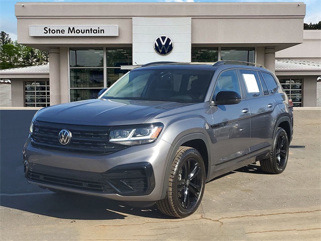 2023 Volkswagen Atlas SEL R-Line Black's photo