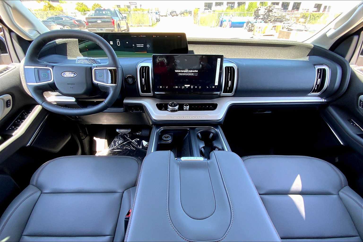 2025 Ford Expedition photo 5