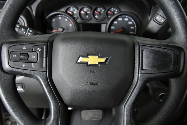 2026 Chevrolet Silverado 2500HD Custom photo 2