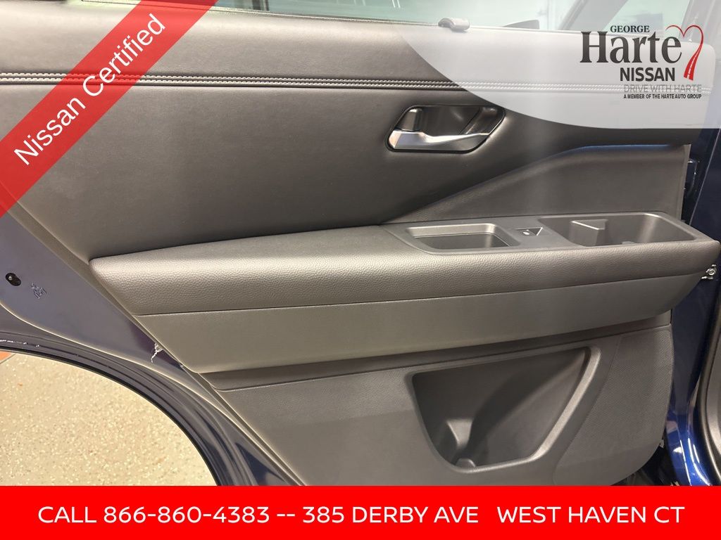 2022 Nissan Pathfinder Platinum photo 16