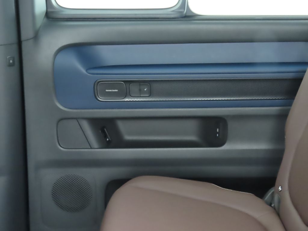 2025 Volkswagen ID. Buzz Pro Plus photo 25