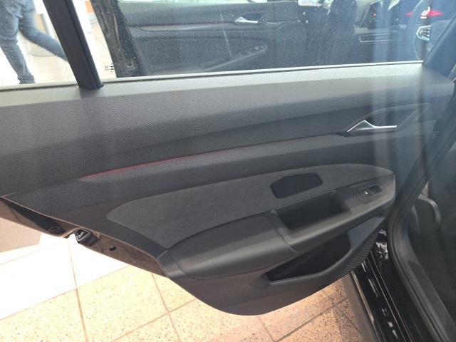 2024 Volkswagen Golf GTI 380 SE photo 9