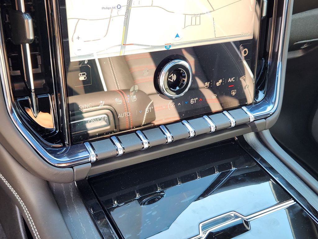2026 Gmc Yukon XL AT4 Ultimate photo 17