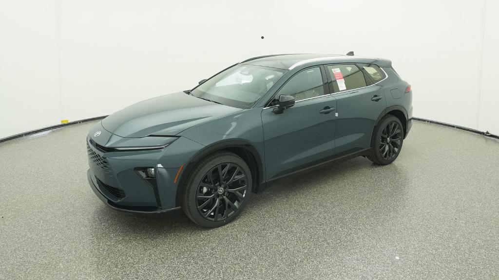 2025 Toyota Crown Signia Limited's photo