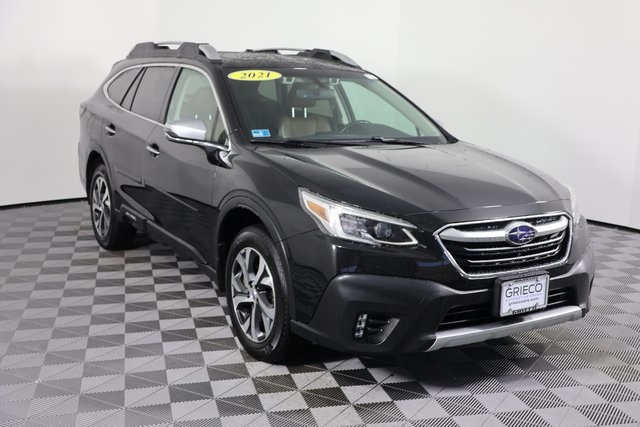 2021 Subaru Outback Touring's photo