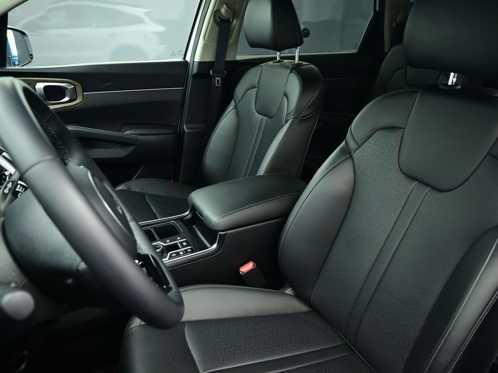 2023 Kia Sorento X-Line EX photo 12
