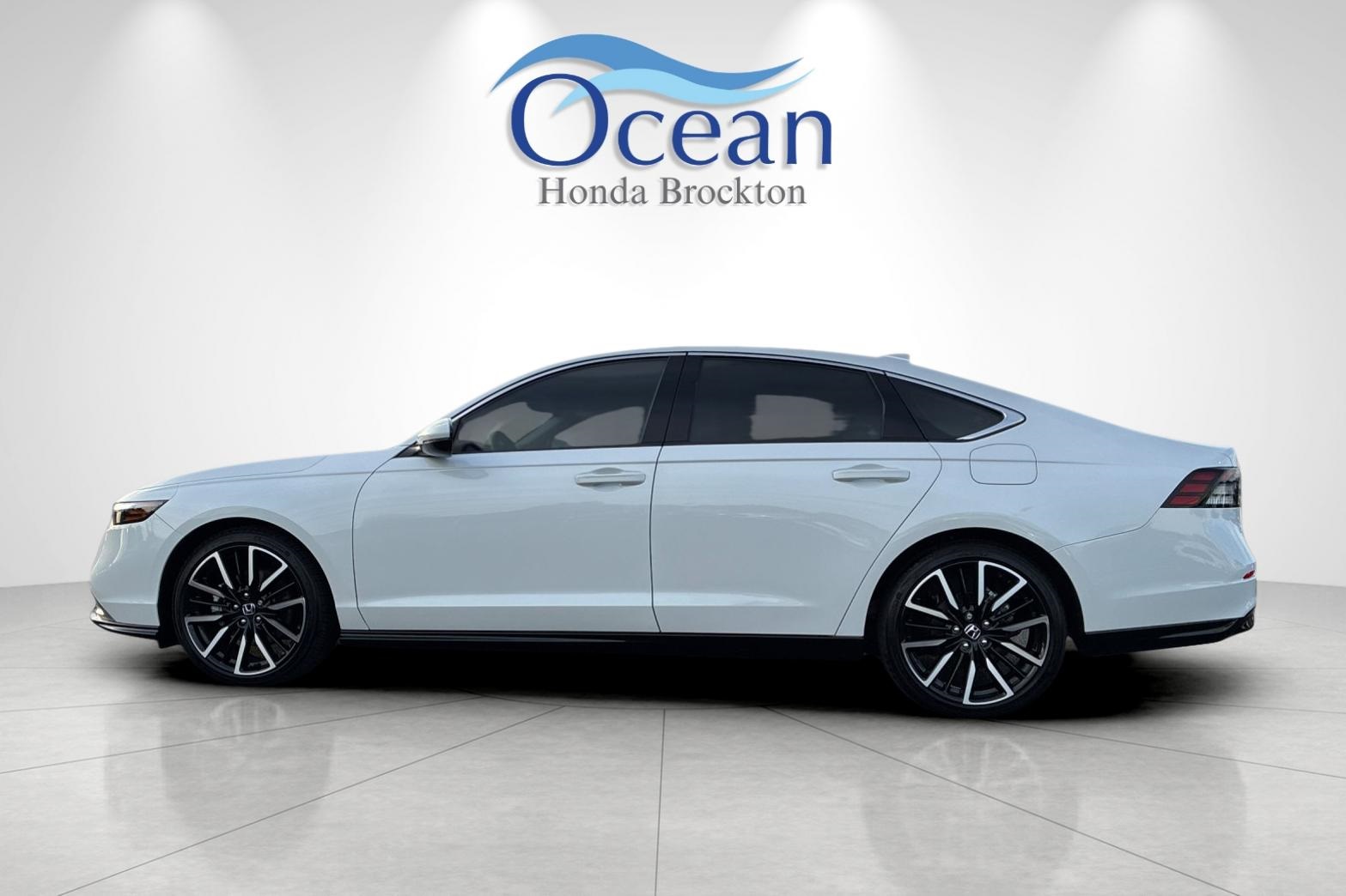 2024 Honda Accord Hybrid Touring photo 6