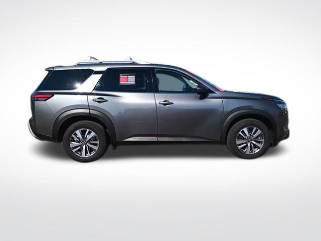 2023 Nissan Pathfinder SL photo 4