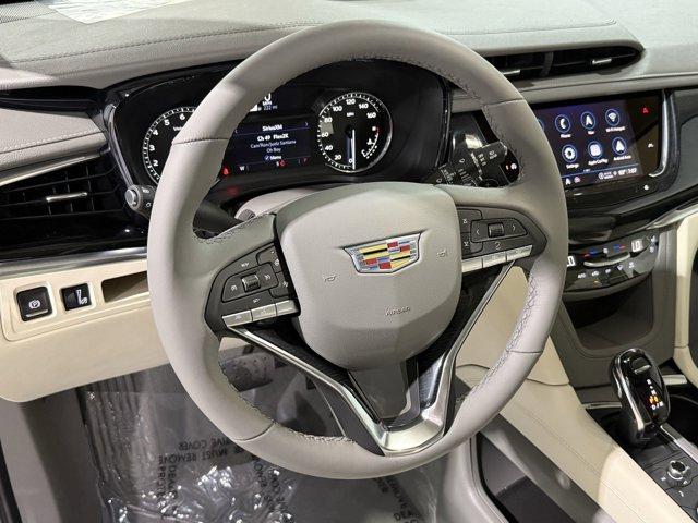 2025 Cadillac XT6 Premium Luxury photo 3