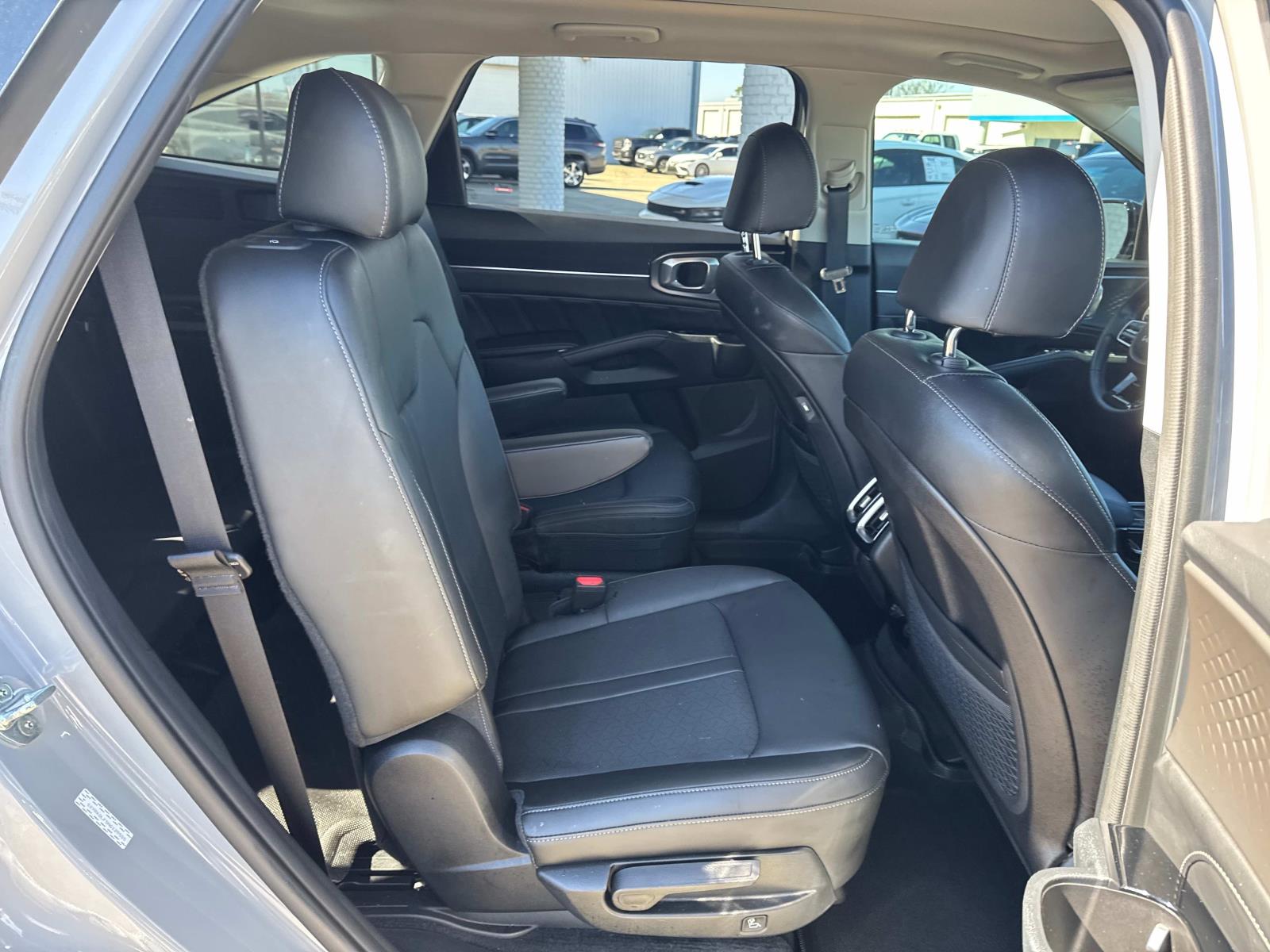 2022 Kia Sorento SX photo 7