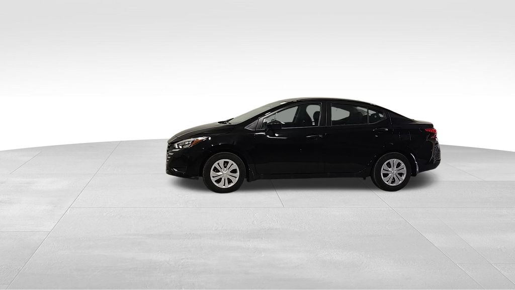 2025 Nissan Versa 1.6 S photo 2