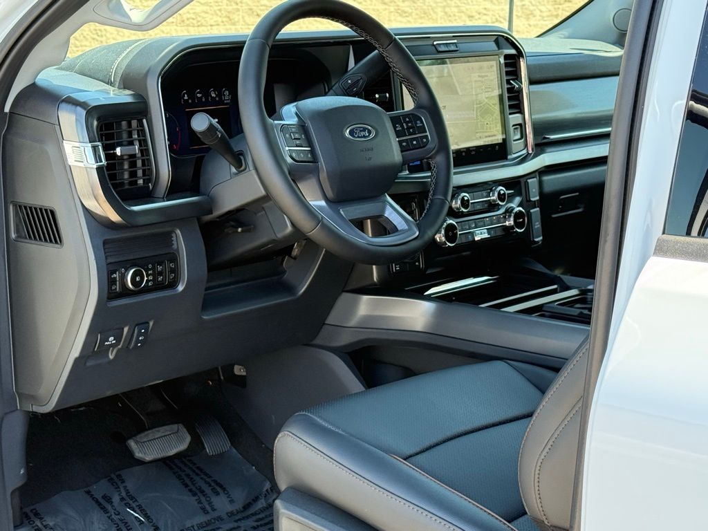 2026 Ford F-250 Lariat photo 6