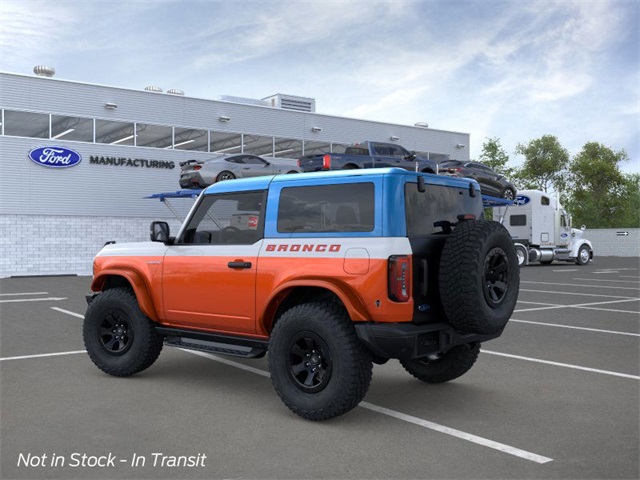 2025 Ford Bronco First Edition photo 4