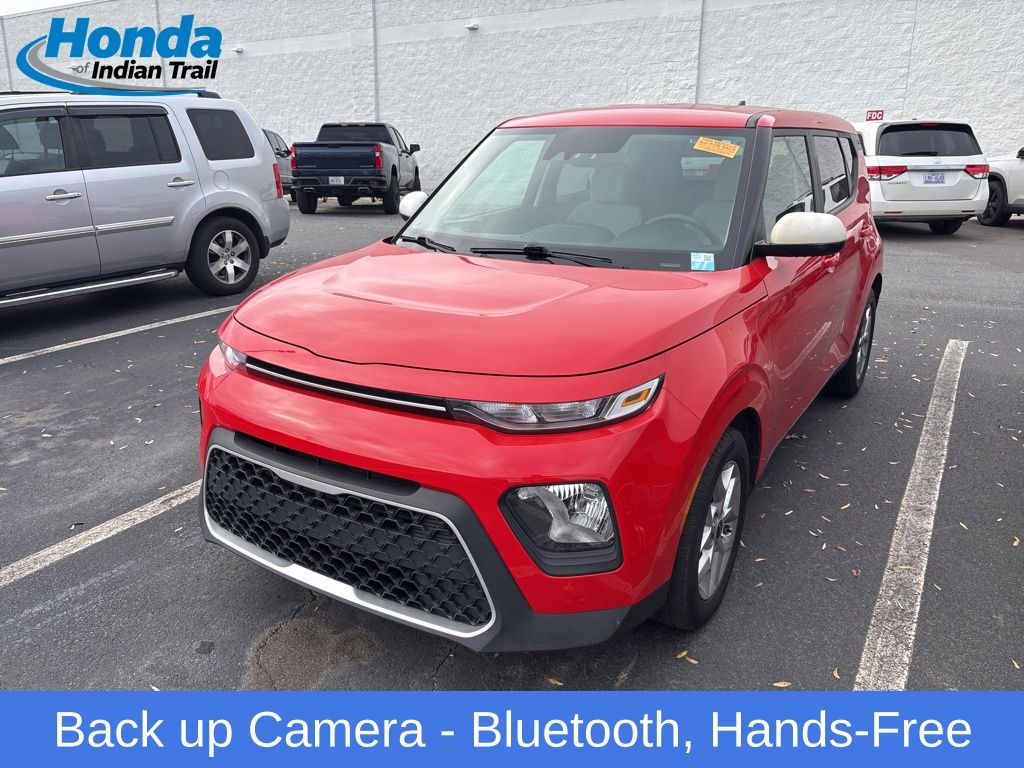 2022 Kia Soul LX's photo