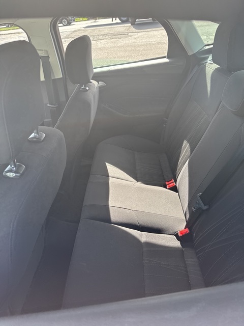 2017 Ford Focus SE photo 3