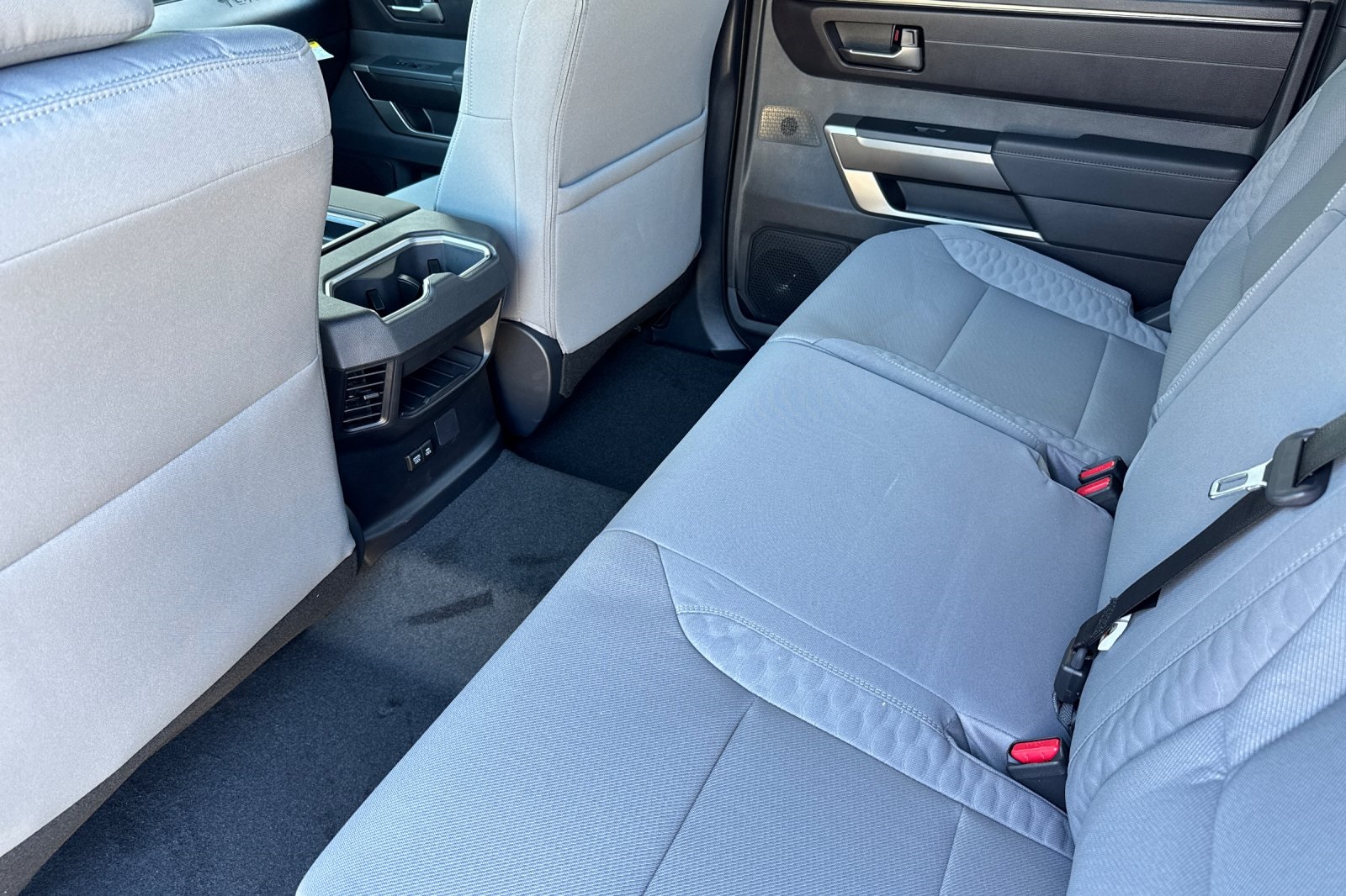 2025 Toyota Tundra SR5 CrewMax photo 4