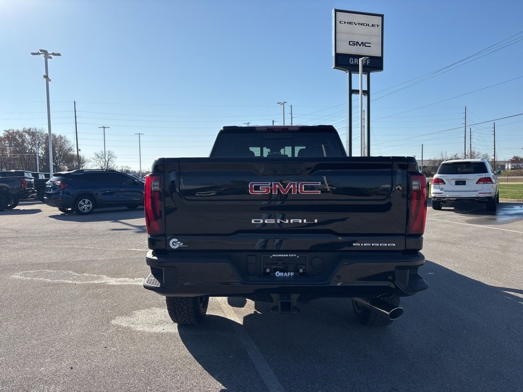 2026 Gmc Sierra 2500 HD Denali photo 3