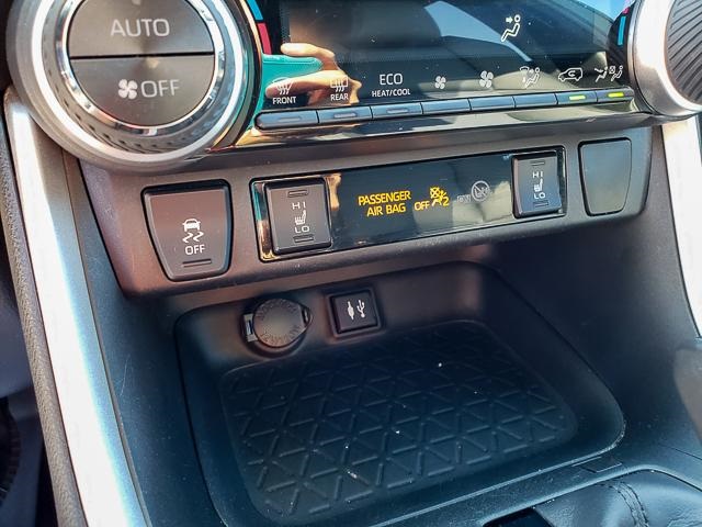 2019 Toyota RAV4 Hybrid XSE photo 15
