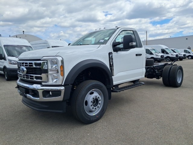 2025 Ford F-600 Super Duty Chassis Cab XL's photo