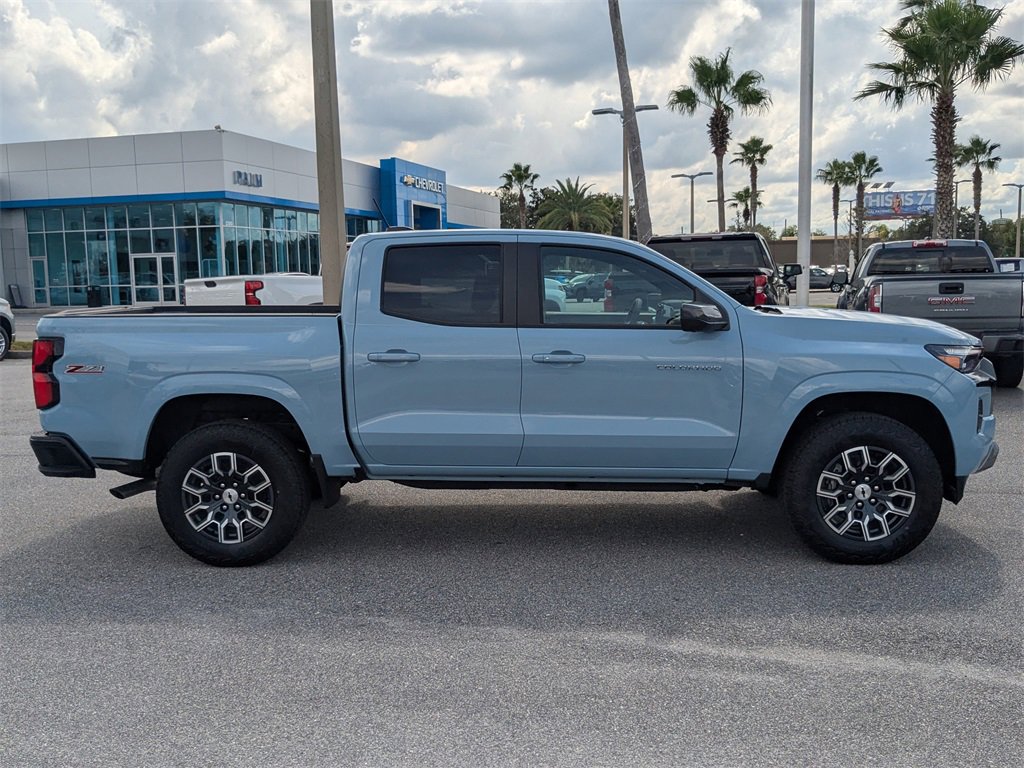 2025 Chevrolet Colorado Z71 photo 2