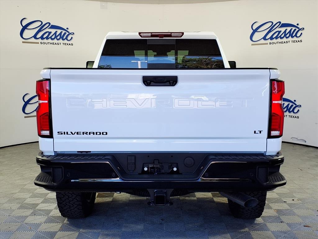 2026 Chevrolet Silverado 2500HD LT photo 2