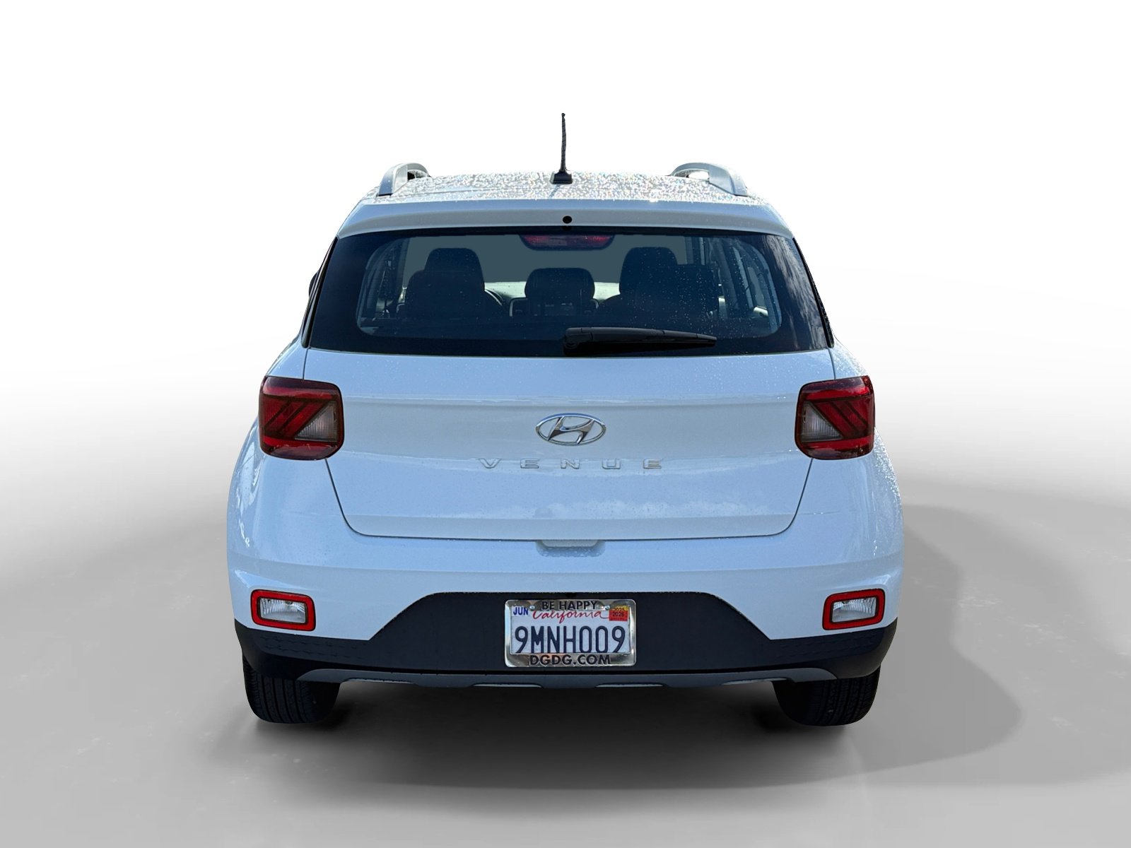 2024 Hyundai Venue SEL photo 3