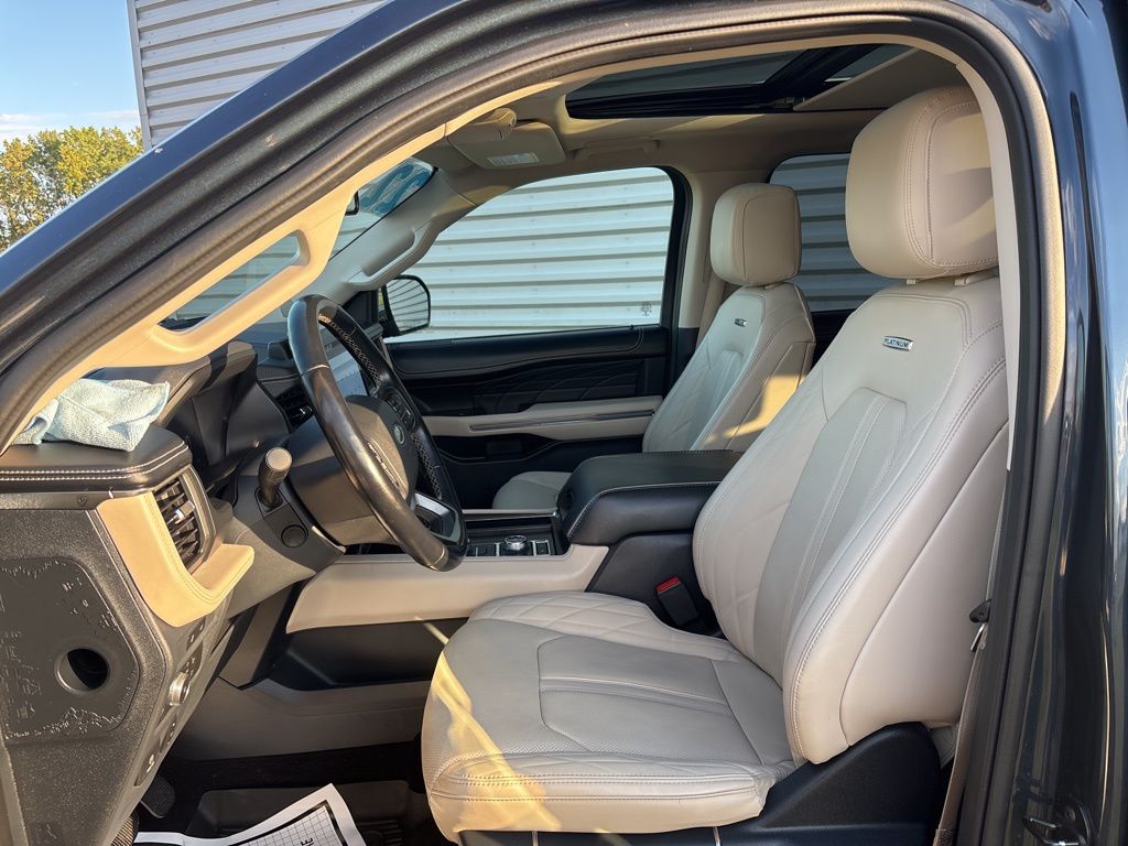 2022 Ford Expedition MAX Platinum photo 23