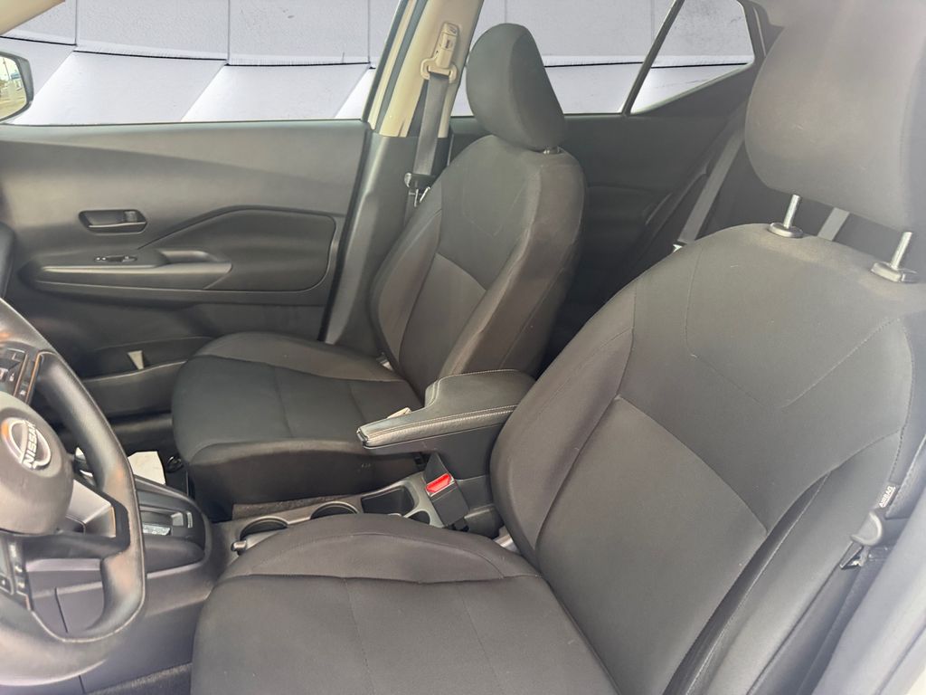 2023 Nissan Kicks S photo 7