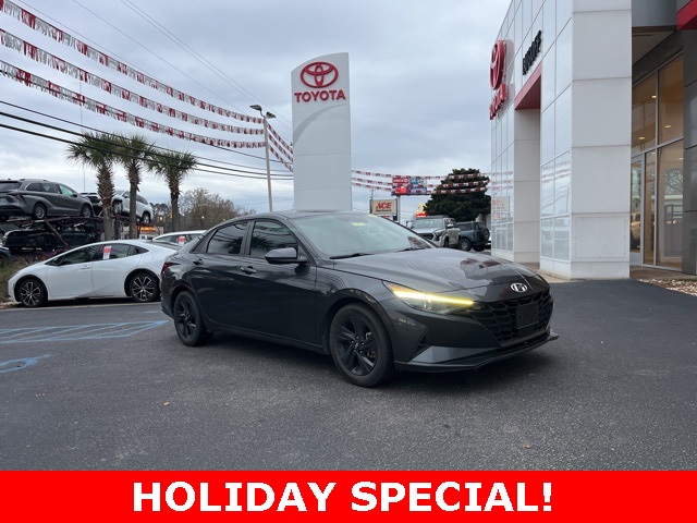 2021 Hyundai Elantra SEL's photo