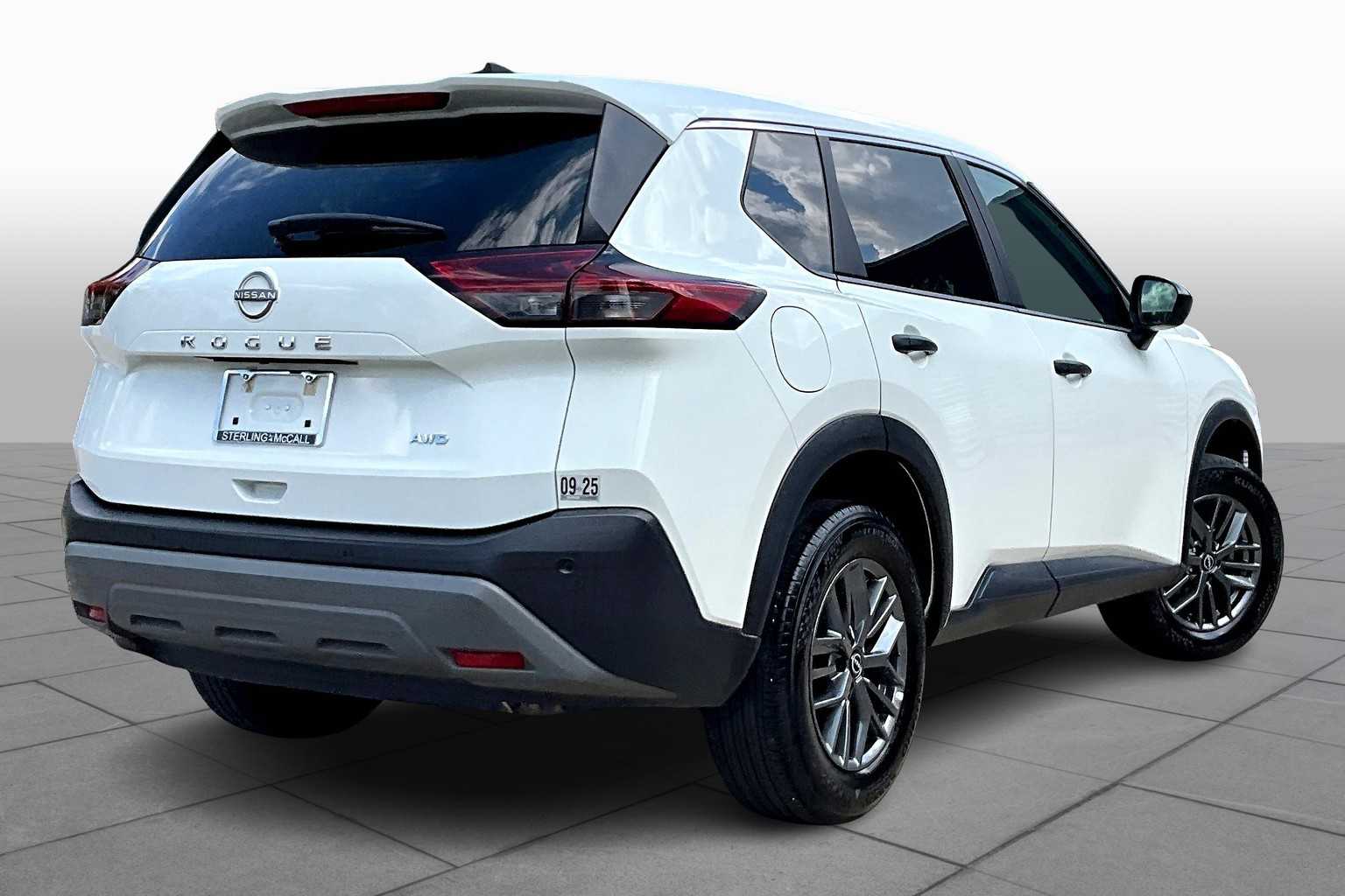 2023 Nissan Rogue S photo 11