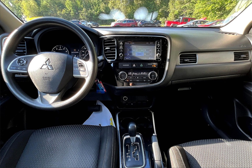 2018 Mitsubishi Outlander ES photo 21