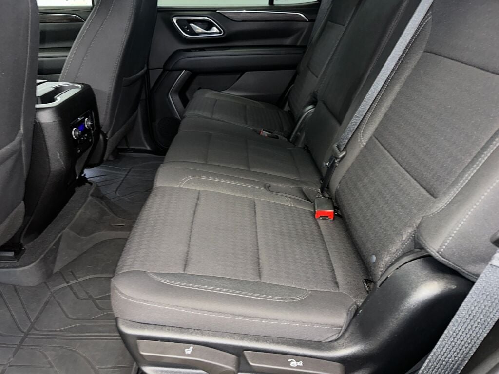 2023 Chevrolet Tahoe LS photo 4