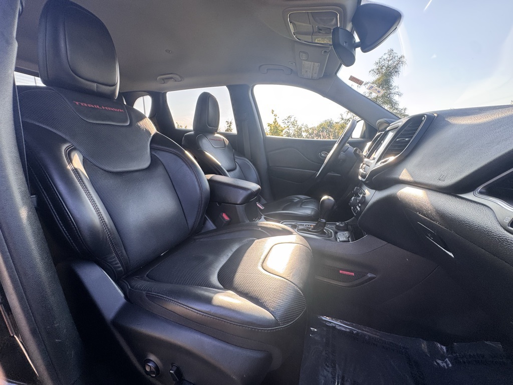 2019 Jeep Cherokee Trailhawk photo 27