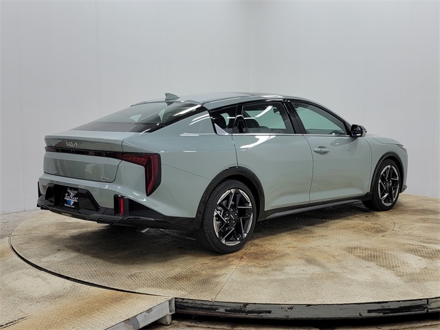 2025 Kia K4 GT-Line photo 4